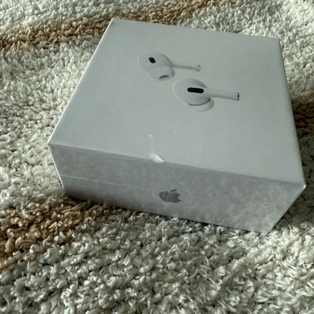 Apple White Wireless Earbuds